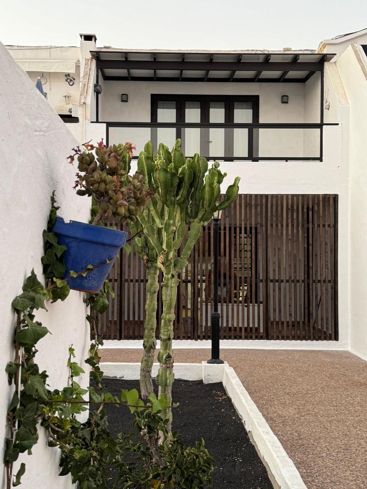 Апартаменты Casa Ana Puerto Del Carmen Тиас Экстерьер фото